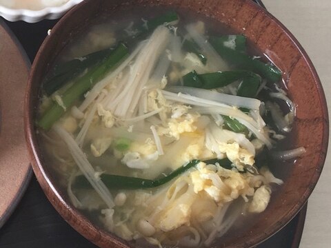 もやしとニラの中華風スープ